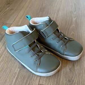 Kids High-Top Sneakers in Olive Green with Teal Pull Tab
